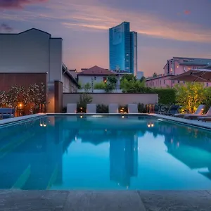 Crowne Plaza By Ihg Отель
